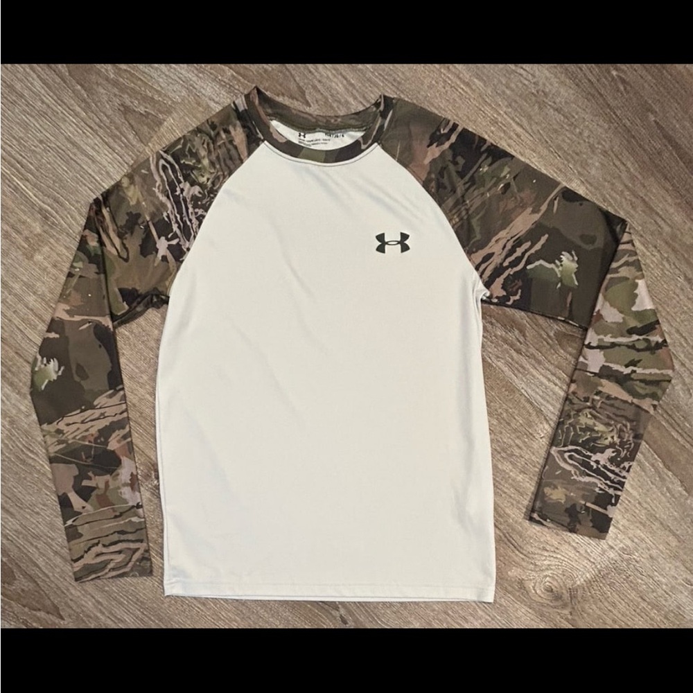 Under armour camo shirt youth large
